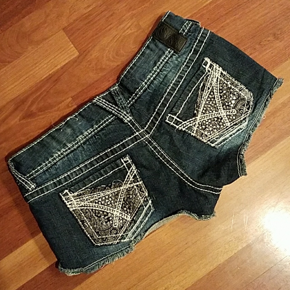 Vanity shorts - Picture 2 of 4